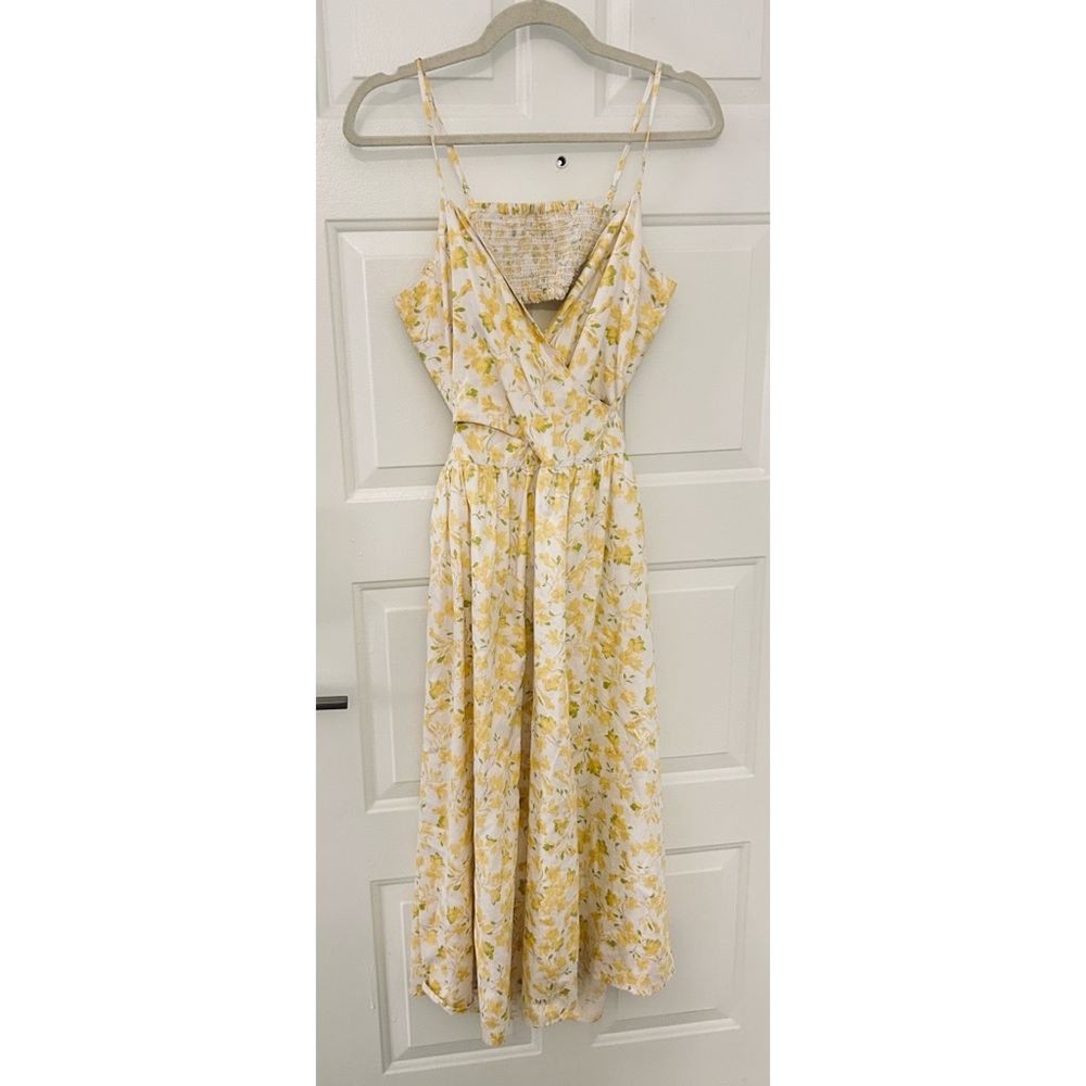 Open back dress with pockets